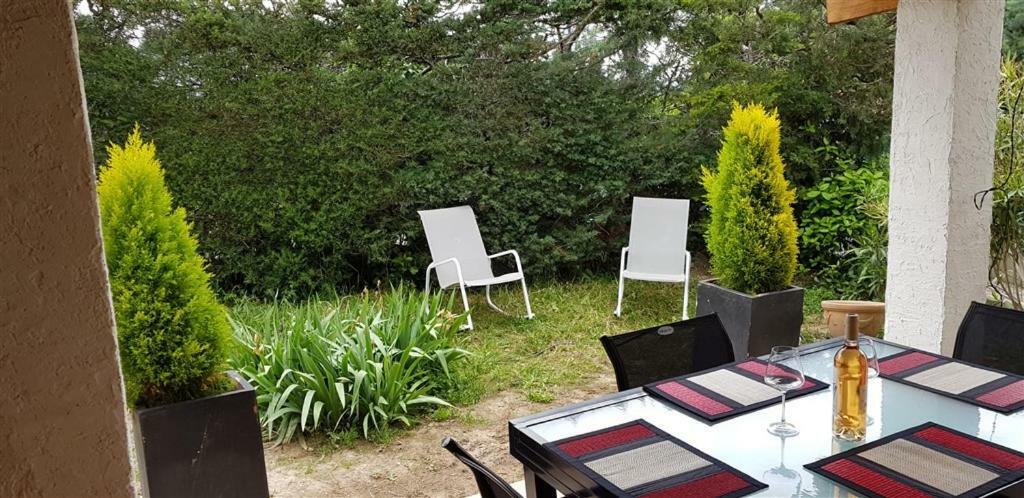 Villa T3 à 10' de Cassis - Piscine privée et cuisine d'été extérieure Carnoux-en-Provence Esterno foto