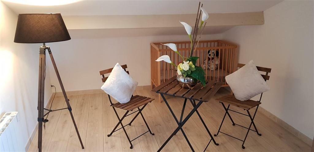 Villa T3 à 10' de Cassis - Piscine privée et cuisine d'été extérieure Carnoux-en-Provence Esterno foto