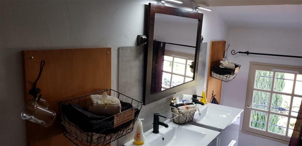 Villa T3 à 10' de Cassis - Piscine privée et cuisine d'été extérieure Carnoux-en-Provence Esterno foto