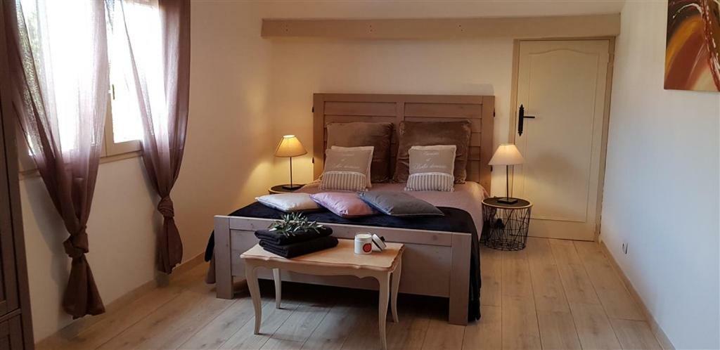 Villa T3 à 10' de Cassis - Piscine privée et cuisine d'été extérieure Carnoux-en-Provence Esterno foto