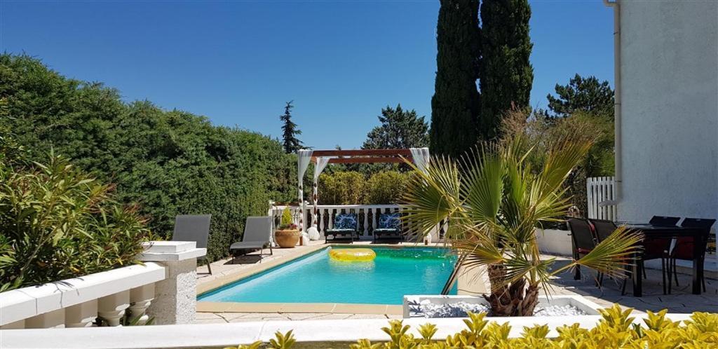 Villa T3 à 10' de Cassis - Piscine privée et cuisine d'été extérieure Carnoux-en-Provence Esterno foto